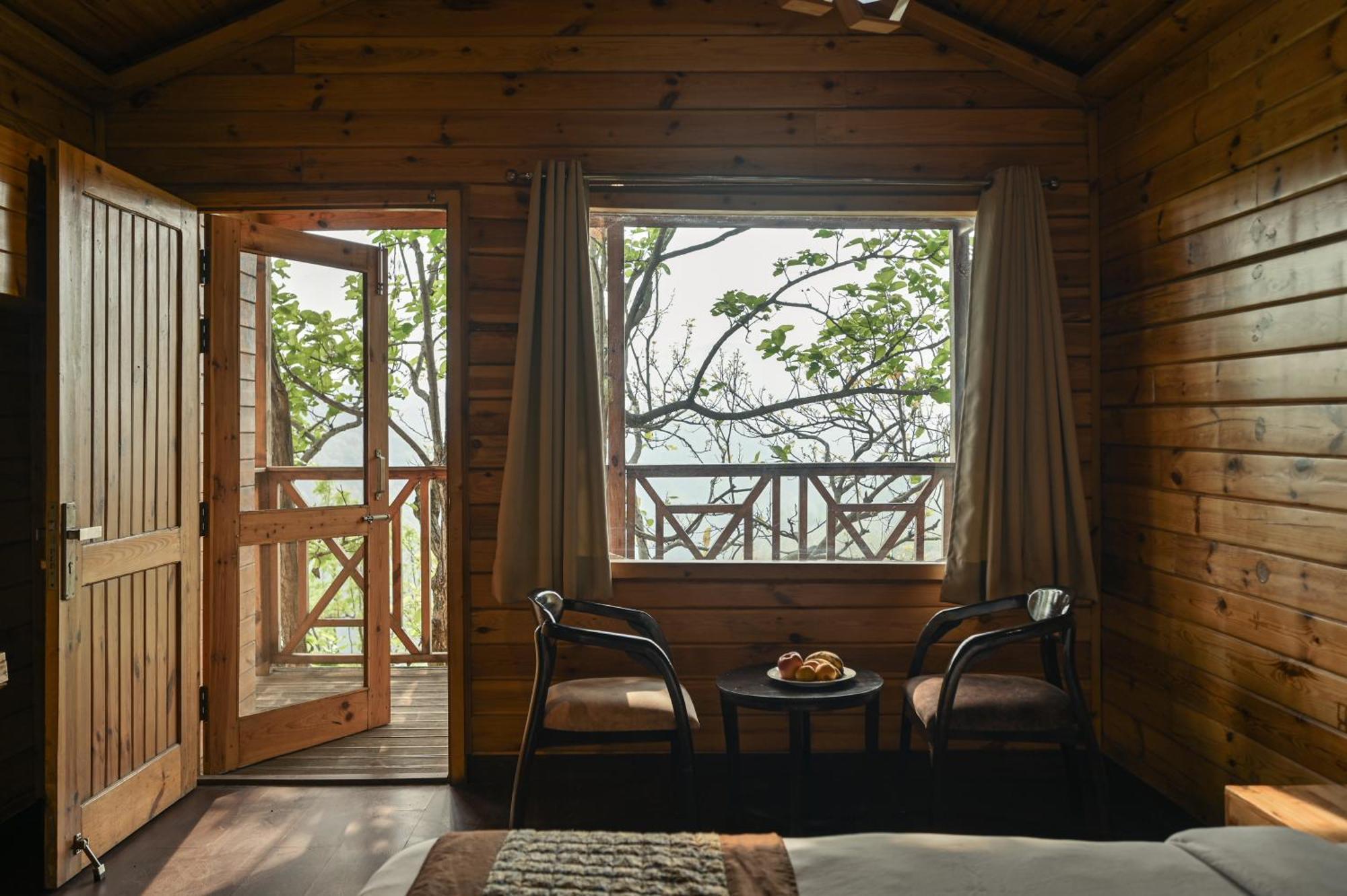Aavaas Hill Resort لانسداون الغرفة الصورة